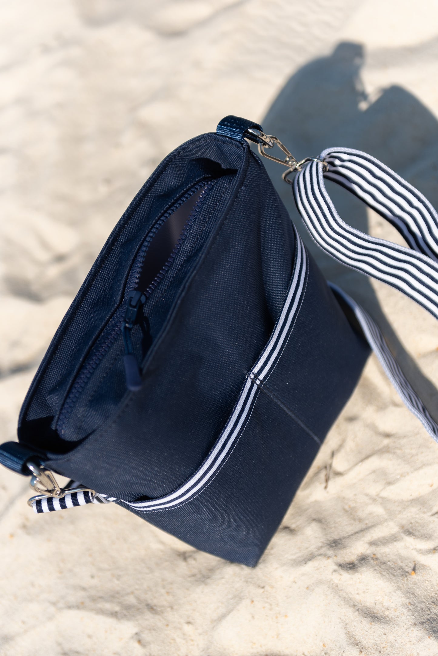 Dinghy Tote: Navy Narrow Stripe