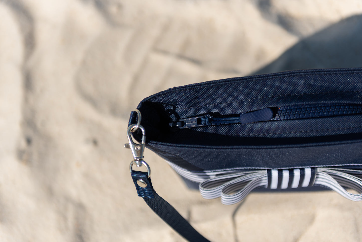 Captain Clutch: Navy Narrow Stripe