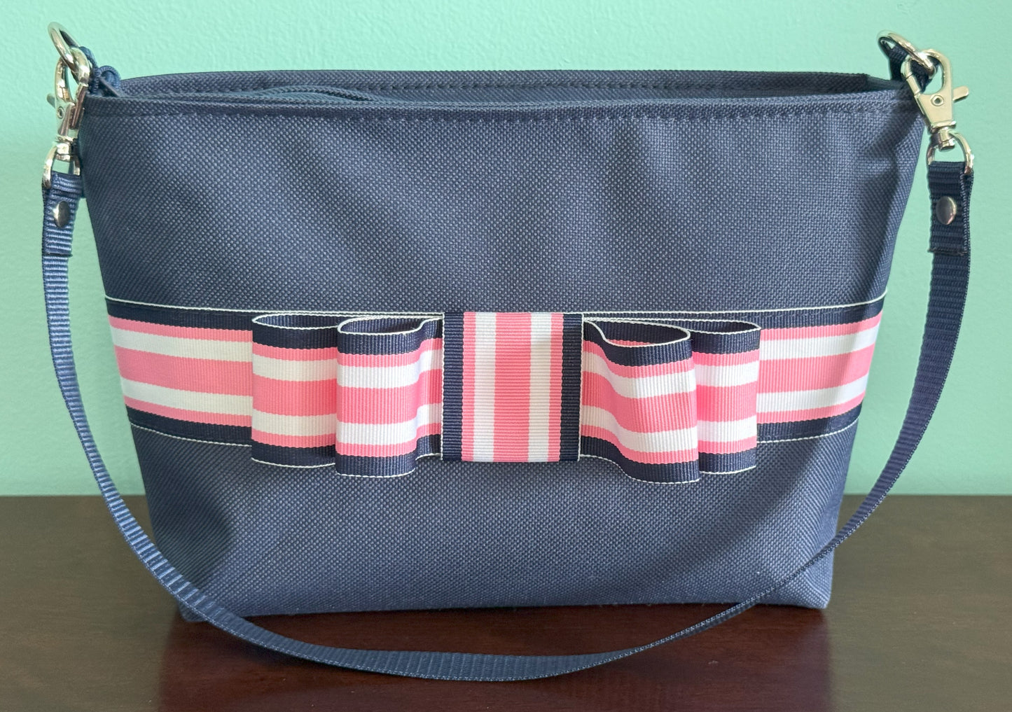 Captain Clutch: Pale Pink Stripe